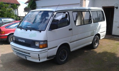 toyota_hiace_full.jpg