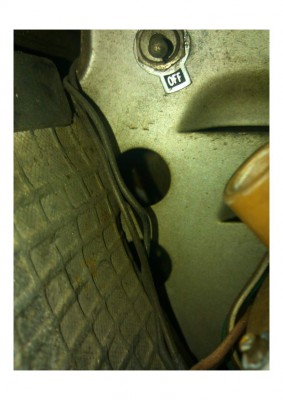 ooh! a hidden switch in the engine compartment. WTF does it do? Who cares? The wires fell off when I removed it.